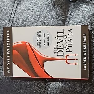 📚 5 For$25 📚: Book : The Devil Wears Prada